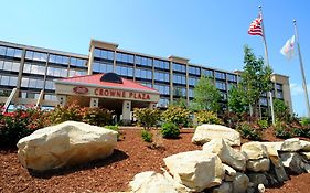 Crowne Plaza Clevel& Airport Hotel Middleburg Heights Exterior photo