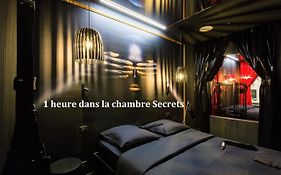 Love Hotel Avec Nuit Insolite Au Dandy Et Jacuzzi Privatise (Adults Only) París Exterior photo