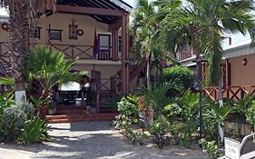 Mary'S Boon Beach Plantation Resort & Spa Bahía de Simpson Exterior photo