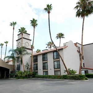 Buena Park Grand Hotel&Suites Exterior photo