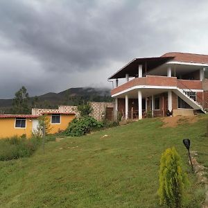 Casa de campo completa a 20 minutos de Cajamarca Aire puro fogata y mas Bed and Breakfast Exterior photo
