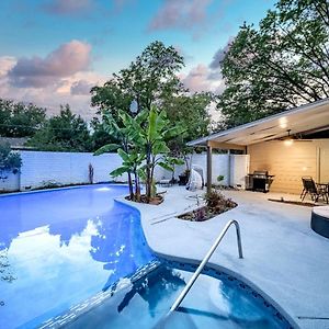 5Br 2 5Baths With A Private Pool And Cinema Dallas Exterior photo