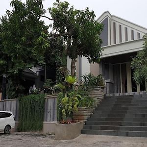 Alfiya Hotel Bandar Lampung Exterior photo