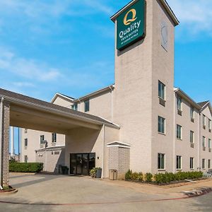 Quality Inn & Suites Roanoke - Fort Worth North Exterior photo