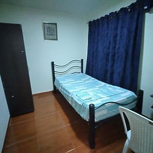 Arriendo Cuarto Amoblado La Enea Manizales en Vivienda Compartida - Rent Small Bedroom Home Office&Study Exterior photo