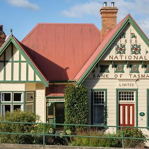 Derby Bank House- Heritage Listed Two Bedroom Old School B&B Suite Or A Self Contained Cabin Exterior photo