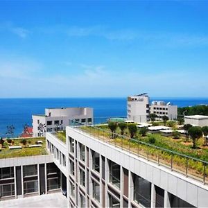 Weihai Golden Bay Holiday Hotel Exterior photo
