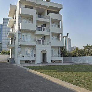 Capital O 17035 Arkaya Hotel Gurgaon Exterior photo