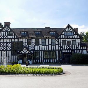 The Manor Elstree Hotel Exterior photo
