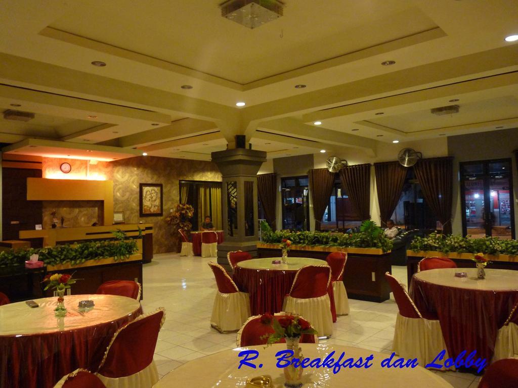 Sumber Ria Hotel Gorontalo Exterior foto