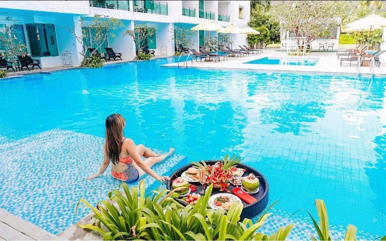 The Old Phuket - Karon Beach Resort - Sha Plus Exterior foto