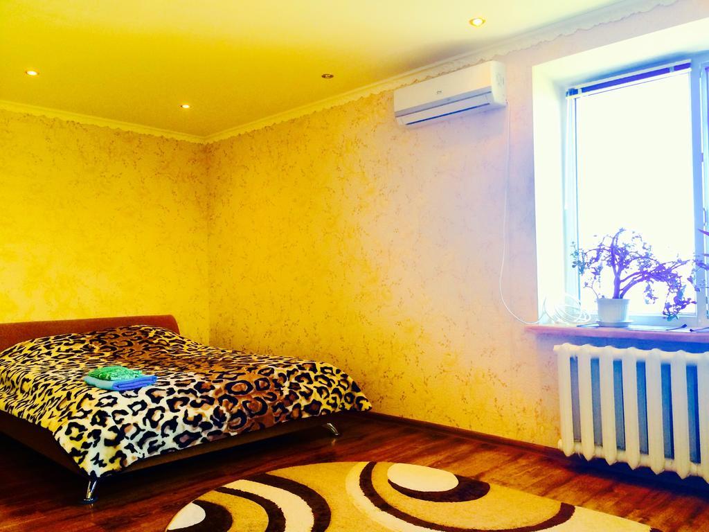 Suite Near Dnepr Cherkasy Habitación foto