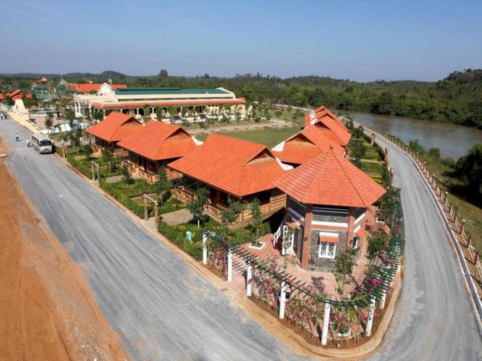 Green Eye Resort Bình Ðông Exterior foto