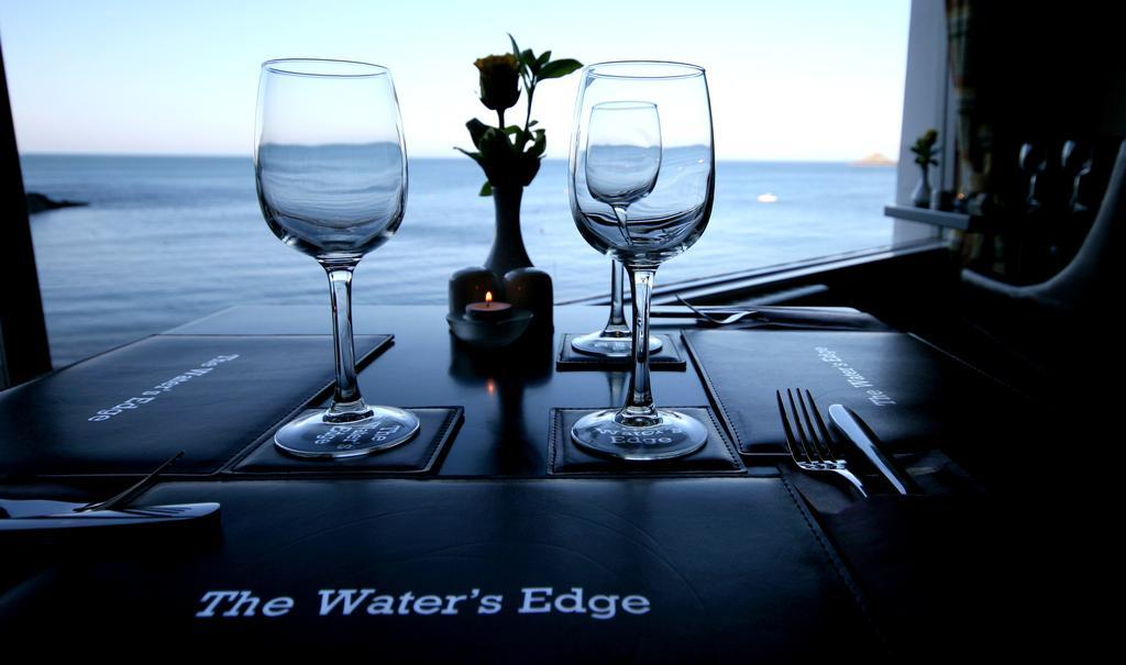 Water'S Edge Hotel Bouley Bay Exterior foto