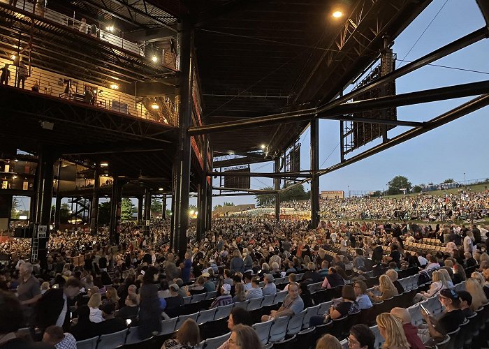 Hollywood Casino Amphitheatre photo