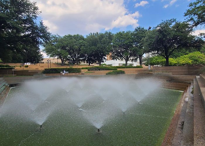 Fort Worth Water Gardens photo