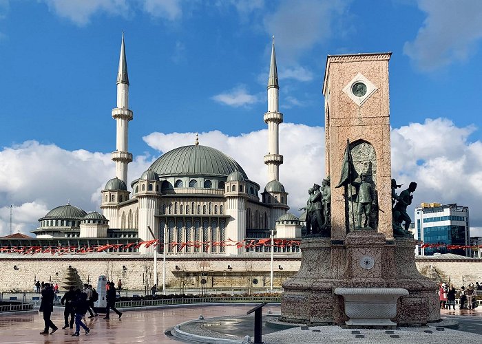 Taksim Square photo