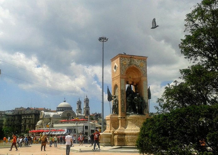 Taksim Square photo