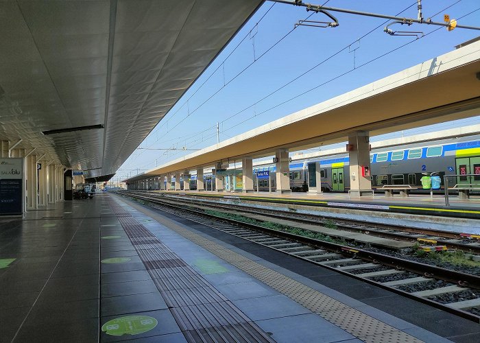 Porta Nuova Railway Station photo