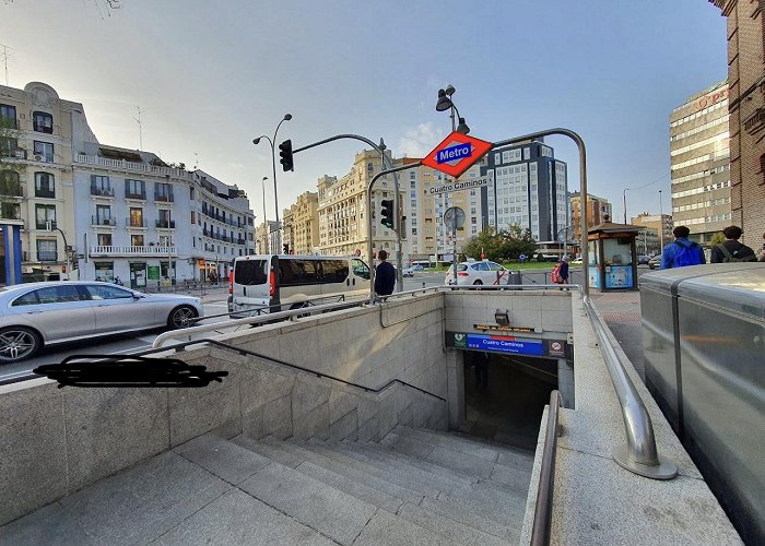 Cuatro Caminos Station photo