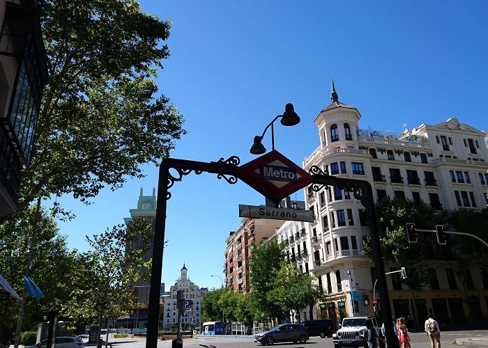 Calle de Serrano photo