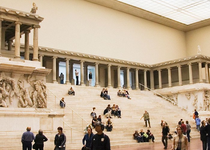 Pergamon Museum Berlin's Pergamon museum to close for 14 years in €1.6bn repair photo