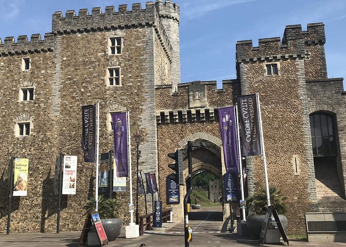 Cardiff castle Start - Cardiff Castle » Cardiff audio guide app » VoiceMap photo