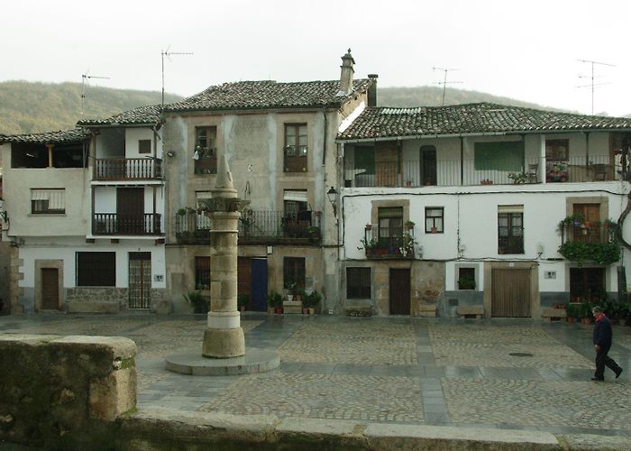 Monasterio de Yuste Rutas – Pasarón de La Vera photo