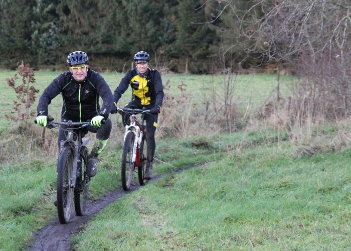 IJsbaan Meer gravelpaden tijdens derde MTB tocht Surhuizum - Al het nieuws ... photo