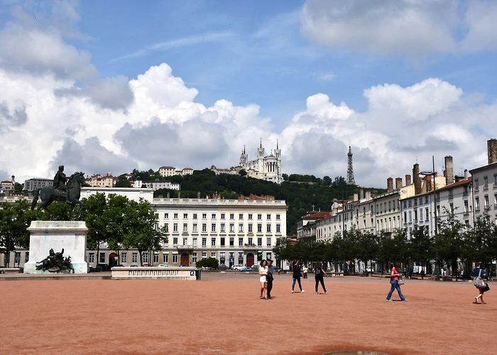 place belecour Place Bellecour – Biennale de Lyon photo