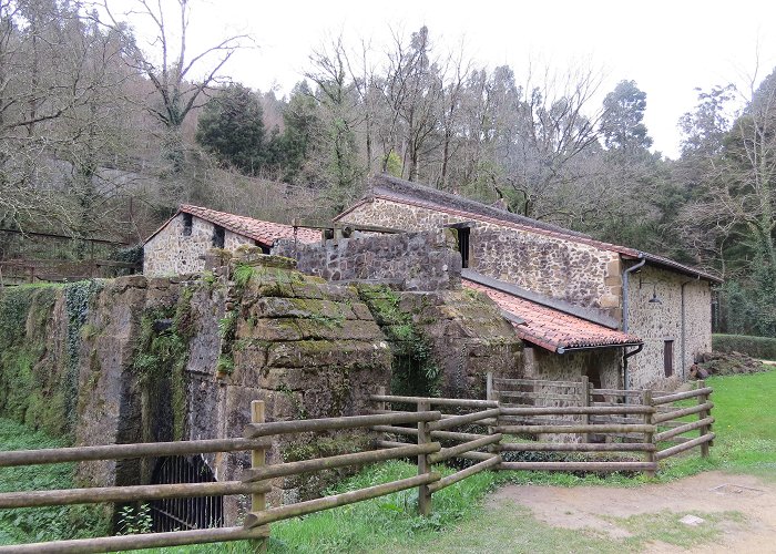 Ferreria El Pobal 139. Conjunto de la ferrería-molino de El Pobal (Muskiz) photo