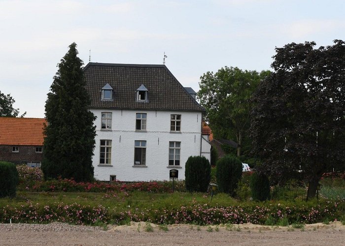 Kasteel Ooijen Doorstroomvoorziening voor zo'n 400 statushouders komt bij ... photo