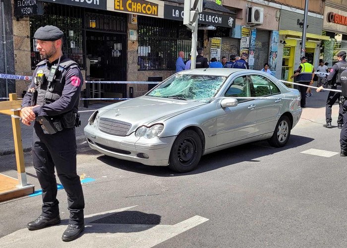 Alto de Extremadura Dos personas mueren atropelladas en el Paseo de Extremadura de ... photo