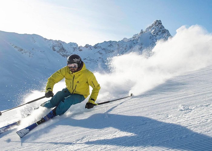 Combe Ski Lift Snow guarantee and great skiing. - Les 3 Vallées photo