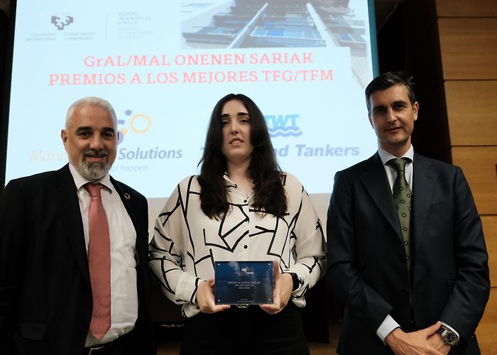 Bilbao Chamber of Commerce Prize to the best Master´s degree final project at the Bilbao ... photo