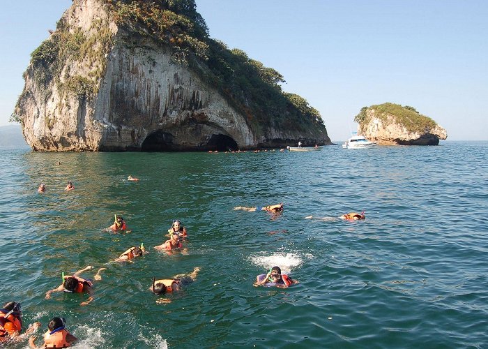 Parque Nacional Marino Arcos de Vallarta Snorkeling In Puerto Vallarta - Aerotpv Puerto Vallarta Airport Taxi photo