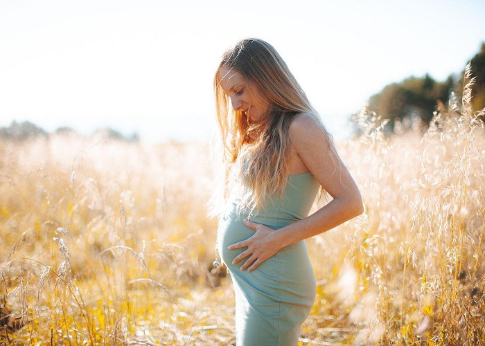 Playa de Azkorri Maternity photography with dad-to-be photo