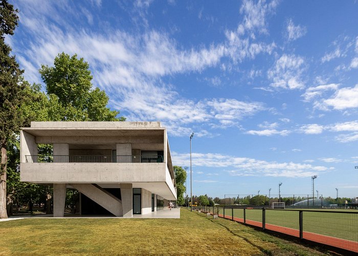 Rosario Jockey Club  Gallery of Hockey Changing Rooms - JOCKEY CLUB DE ROSARIO | Martin ... photo