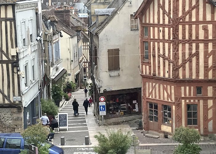 Espace Culturel Jean de Joigny Autour d'Auxerre : un petit tour d'art contemporain en Bourgogne ... photo