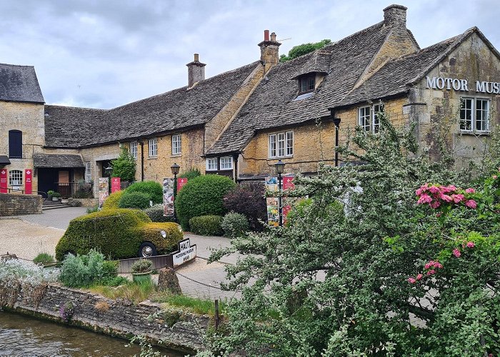 Bourton-on-the-Water photo