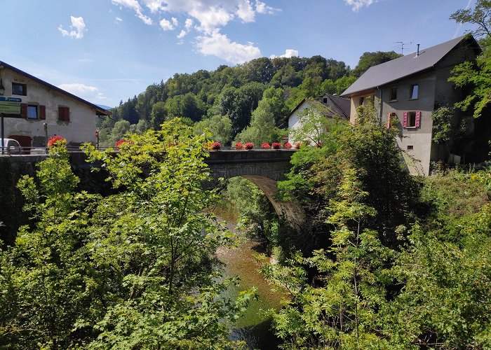 Alby-sur-Cheran photo