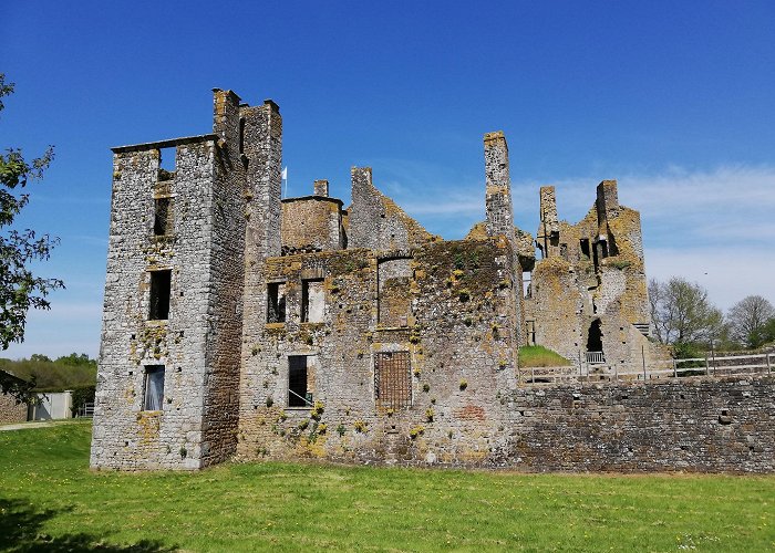 Lassay-les-Chateaux photo