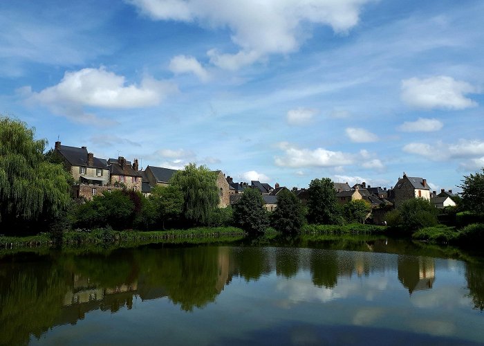 Lassay-les-Chateaux photo