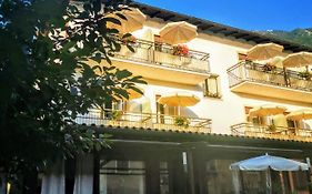 Albergo Al Pescatore Brenzone sul Garda Exterior photo