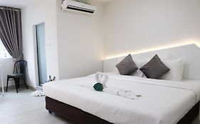 Bed By Boat Hotel y Apartamento Nonthaburi Exterior photo