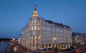 Hotel Baltschug Kempinski Moscú Exterior photo