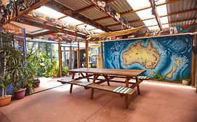 Ozzie Pozzie Backpackers - Port Macquarie Yha Albergue Exterior photo