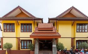 Yellow Tique Hotel Lampang Exterior photo