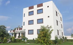 Oyo 18301 Hotel A-One Alwar Exterior photo