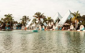 Hotel Pyramids In Florida Estero Exterior photo
